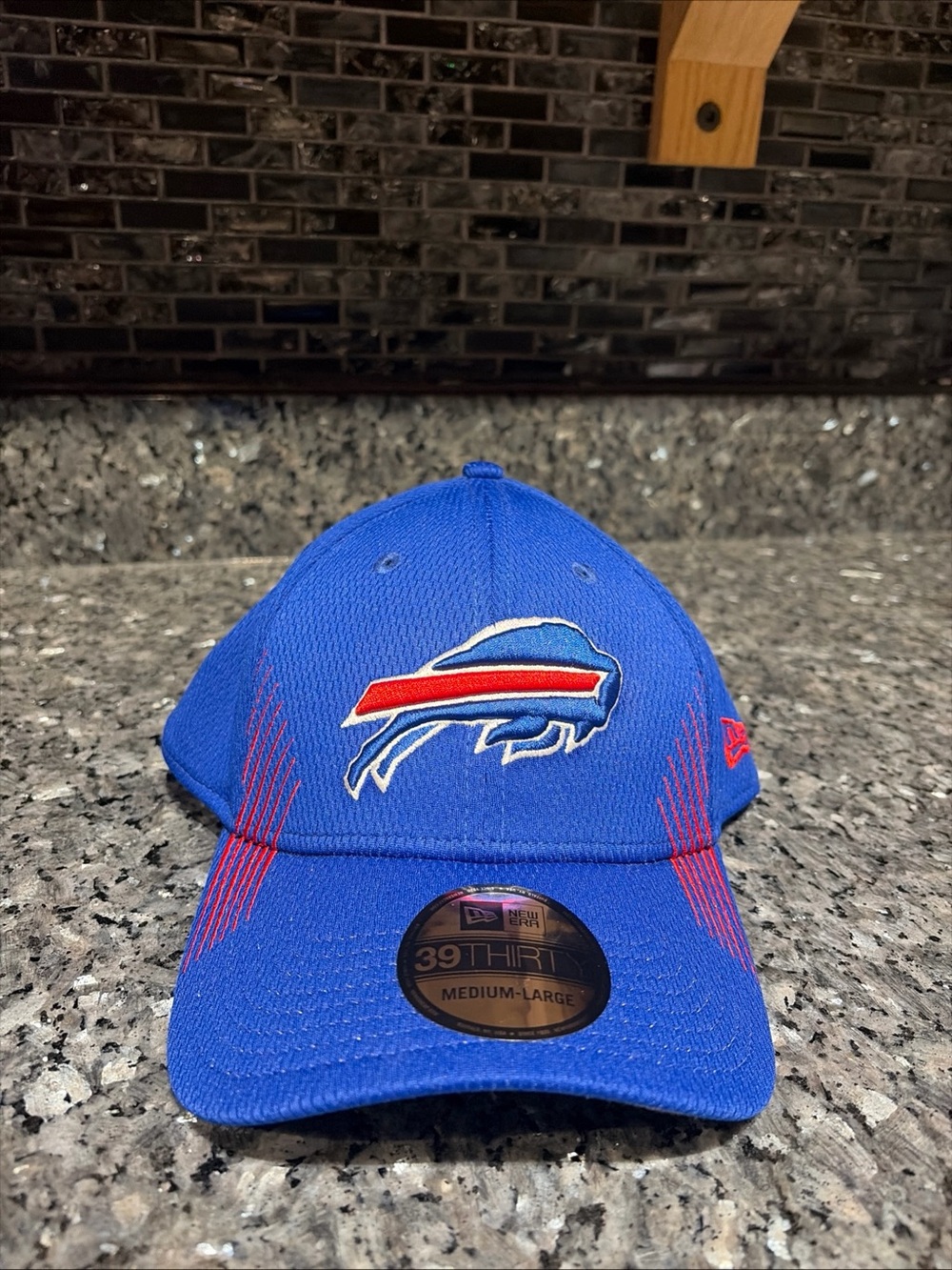 New Era Buffalo Bills 39THIRTY Flex Hat M/L NWT Blue Red Embroidered NFL